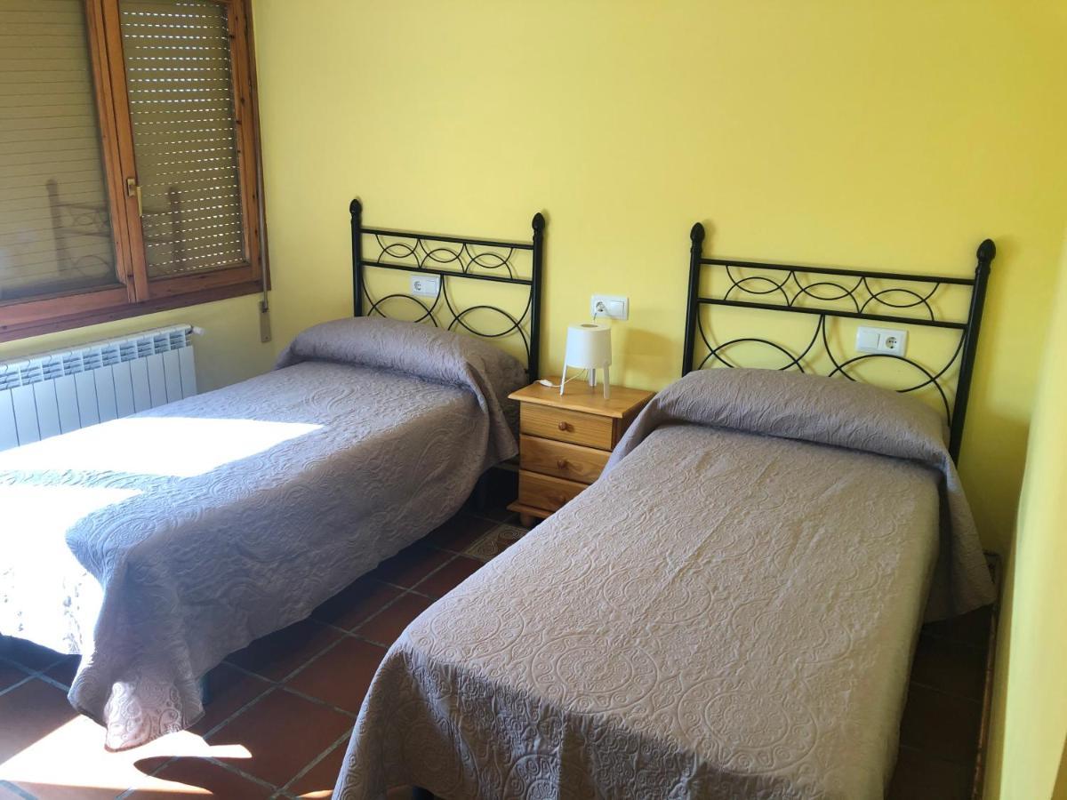 Bar Hostal Torralba De Los Sisones Экстерьер фото