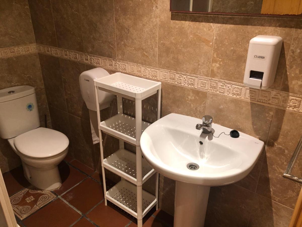 Bar Hostal Torralba De Los Sisones Экстерьер фото