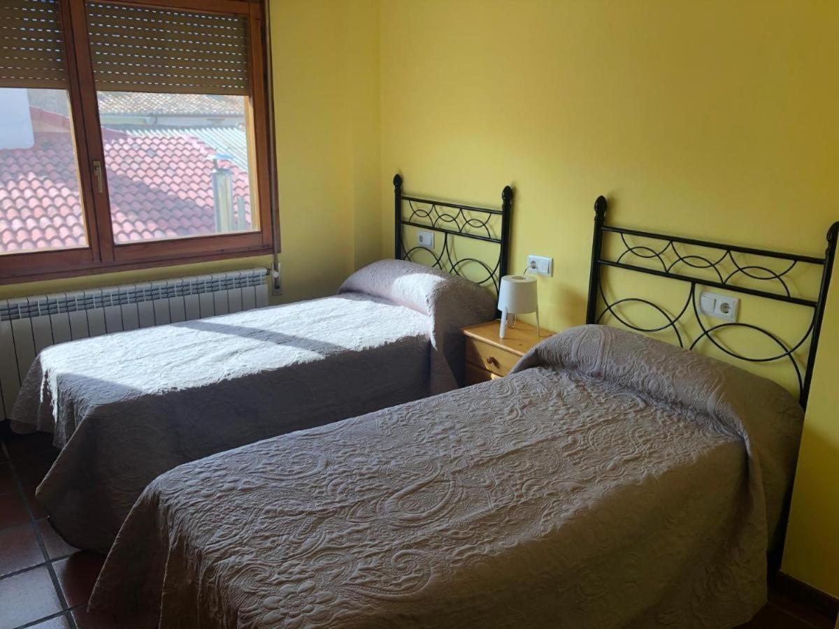 Bar Hostal Torralba De Los Sisones Экстерьер фото