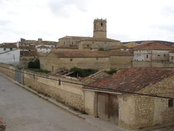 Bar Hostal Torralba De Los Sisones Экстерьер фото