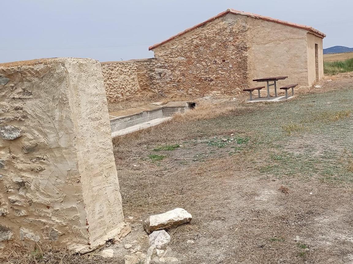 Bar Hostal Torralba De Los Sisones Экстерьер фото